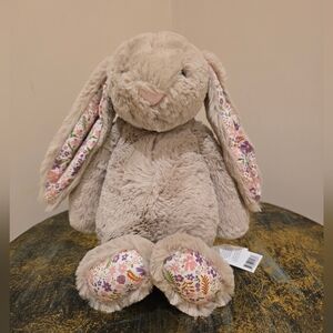New Jellycat Blossom Beige Bunny Petal